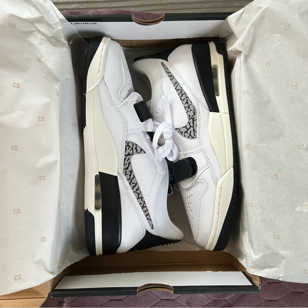 Nike Men's Air Jordan Legacy Sneakers - Brand new in box